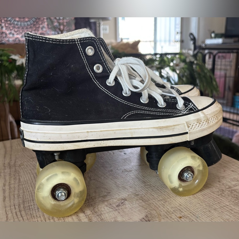 Even Star Chuck-Style Roller Skates - Picture 6 of 7